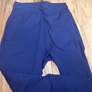 Buffbunny xsmall GUC, navy Jasmine jogger with zippered pockets